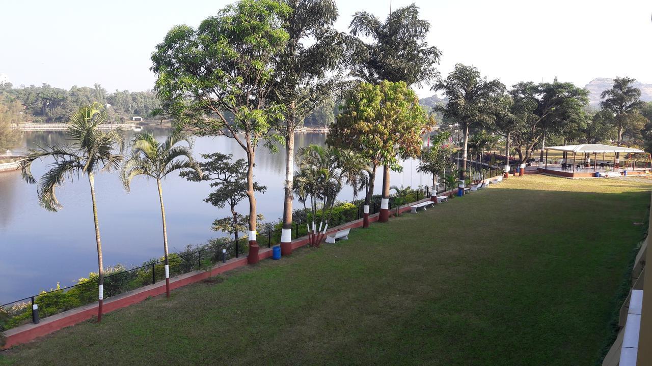 Savshanti Lake Resort Saputara Exterior photo